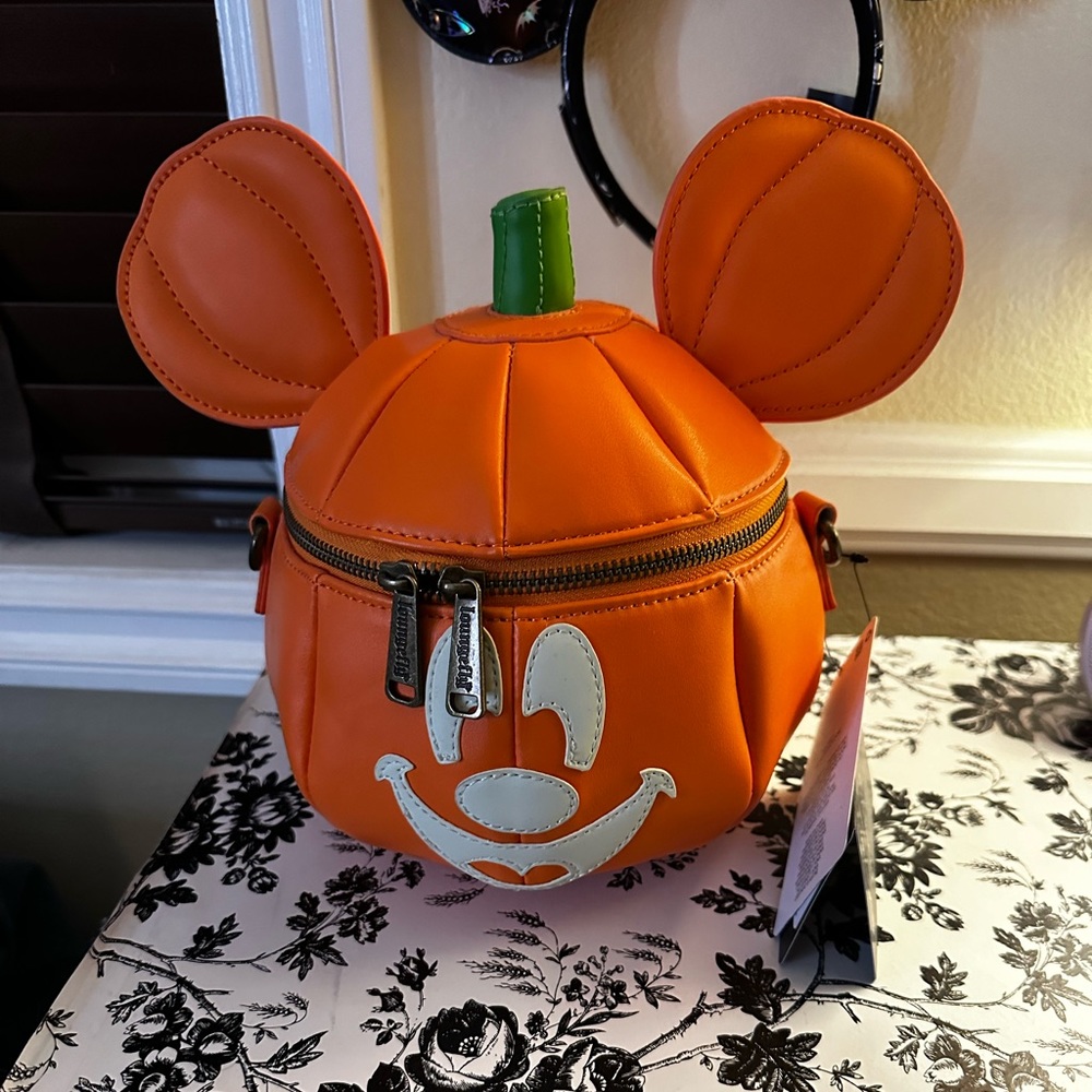 Mickey pumpkin crossbody